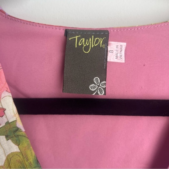 NWT Taylor Floral Print Voile Pleated V-Neck Sleeveless Maxi Dress - Size 8 - Picture 10 of 17